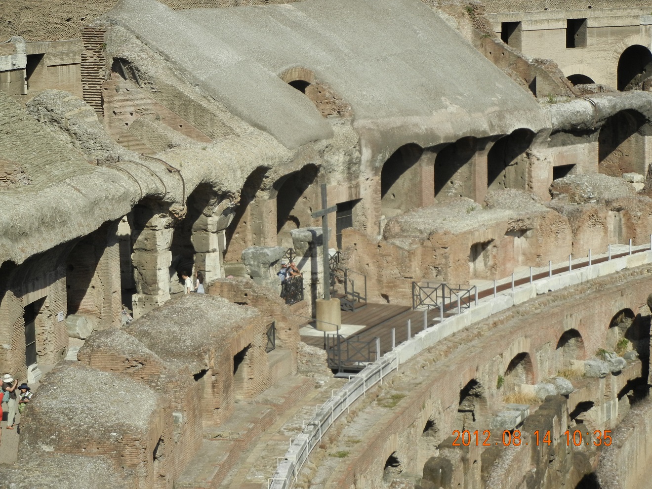 Colosseo - No place for seats